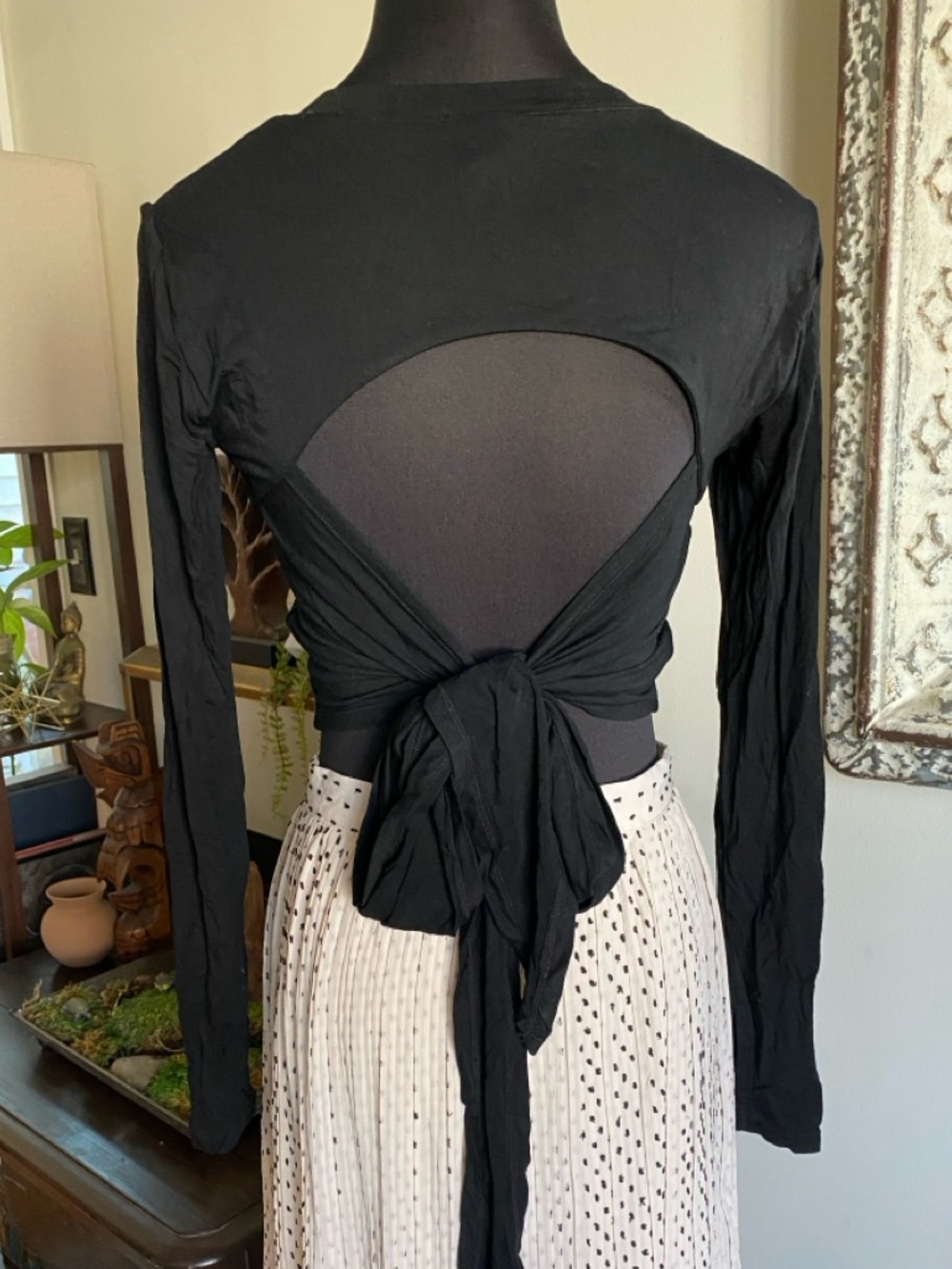Popflex Black Long Sleeve Tie-Back Crop Top Size Medium New With Tags